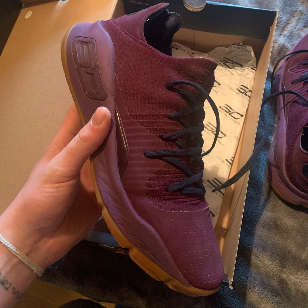 Steph Curry 4’s Low